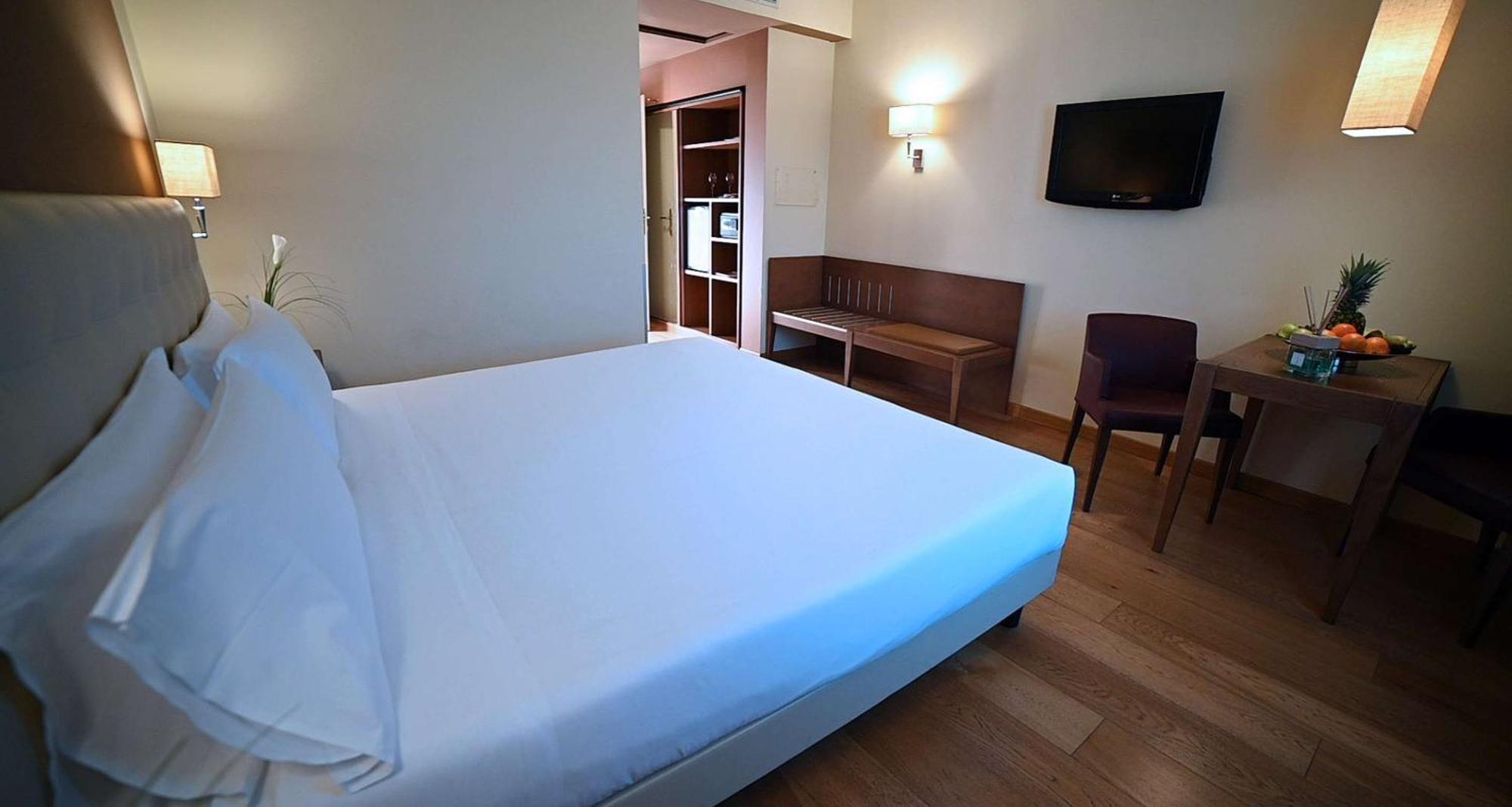 Classic King Room,1209594970:JPEG